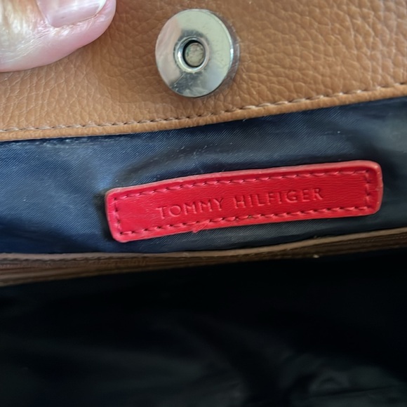Tommy Hilfiger bag - Picture 7 of 9